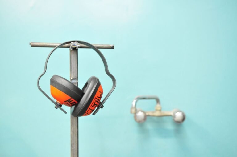 Crackling in Ear: Fix That Annoying Noise