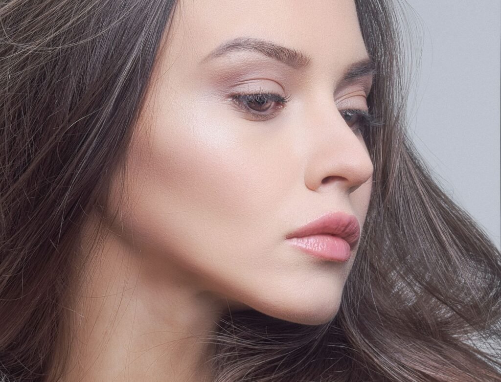 High Cheekbones: are They a Beauty Bonus?