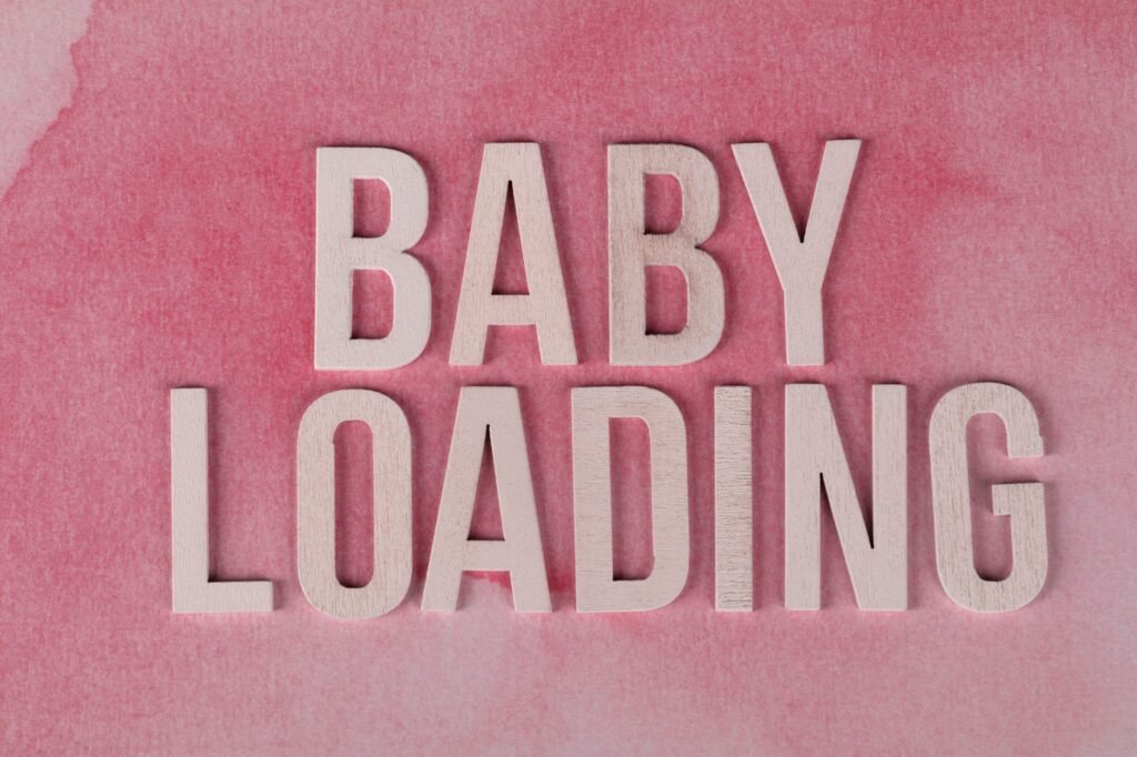 Ways to Announce Pregnancy on Social Media: Cute Ideas