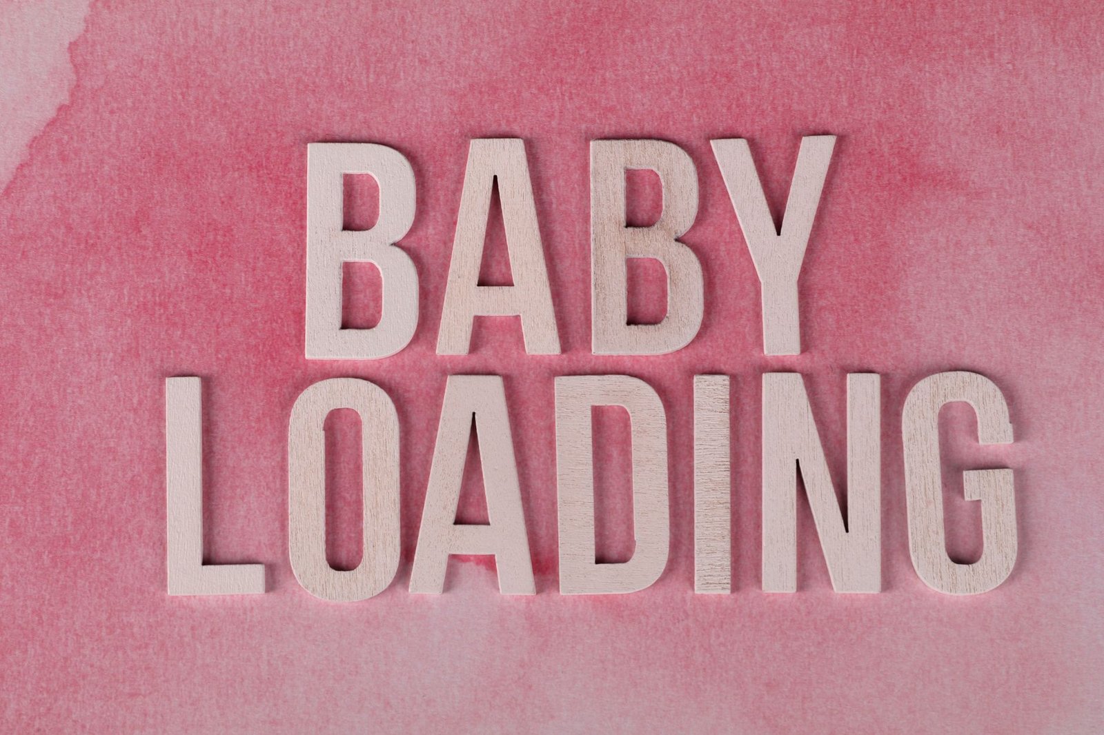 Ways to Announce Pregnancy on Social Media: Cute Ideas