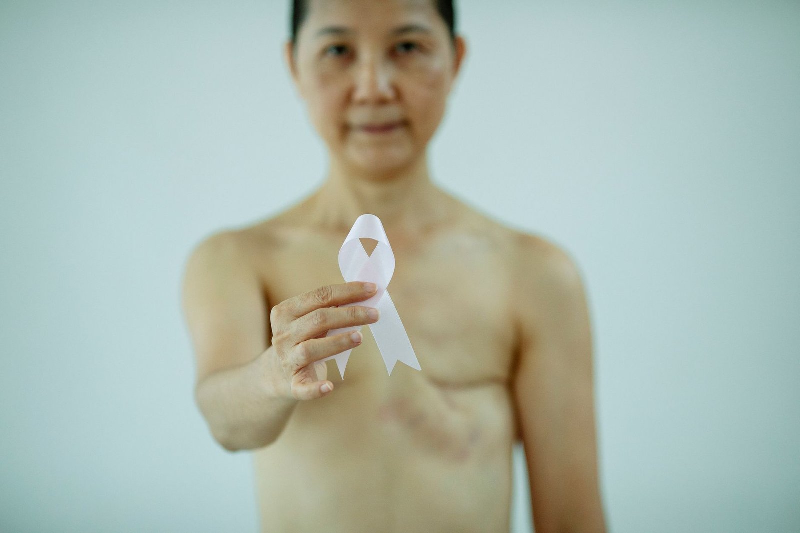 Swollen Lymph Nodes in Armpit: Cancer Warning Signs You Shouldn’t Ignore
